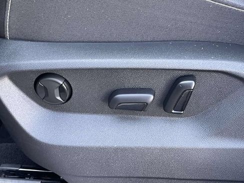 Certified 2026 Volkswagen Atlas SE w/ Panoramic Sunroof Package FWD image 16
