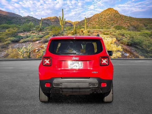 Used 2015 Jeep Renegade Latitude FWD image 9