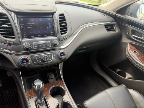 Used 2014 Chevrolet Impala LT w/ Convenience Package FWD image 12