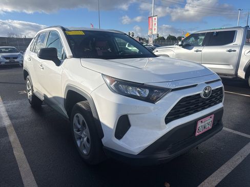 Certified 2021 Toyota RAV4 LE image 1