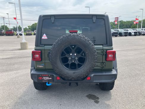 Used 2024 Jeep Wrangler Unlimited AWD/4WD image 6