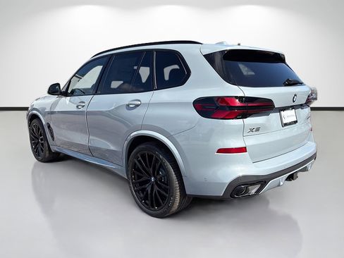 New 2026 BMW X5 xDrive40i w/ M Sport Package AWD/4WD image 5