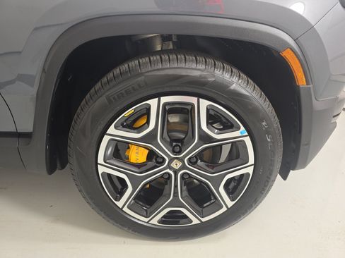 Used 2024 Rivian R1S Adventure AWD/4WD image 11