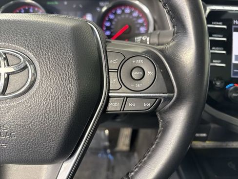 Used 2019 Toyota Camry XSE FWD image 13
