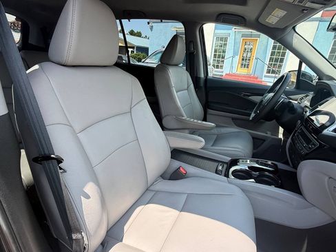 Used 2017 Honda Pilot Touring image 33