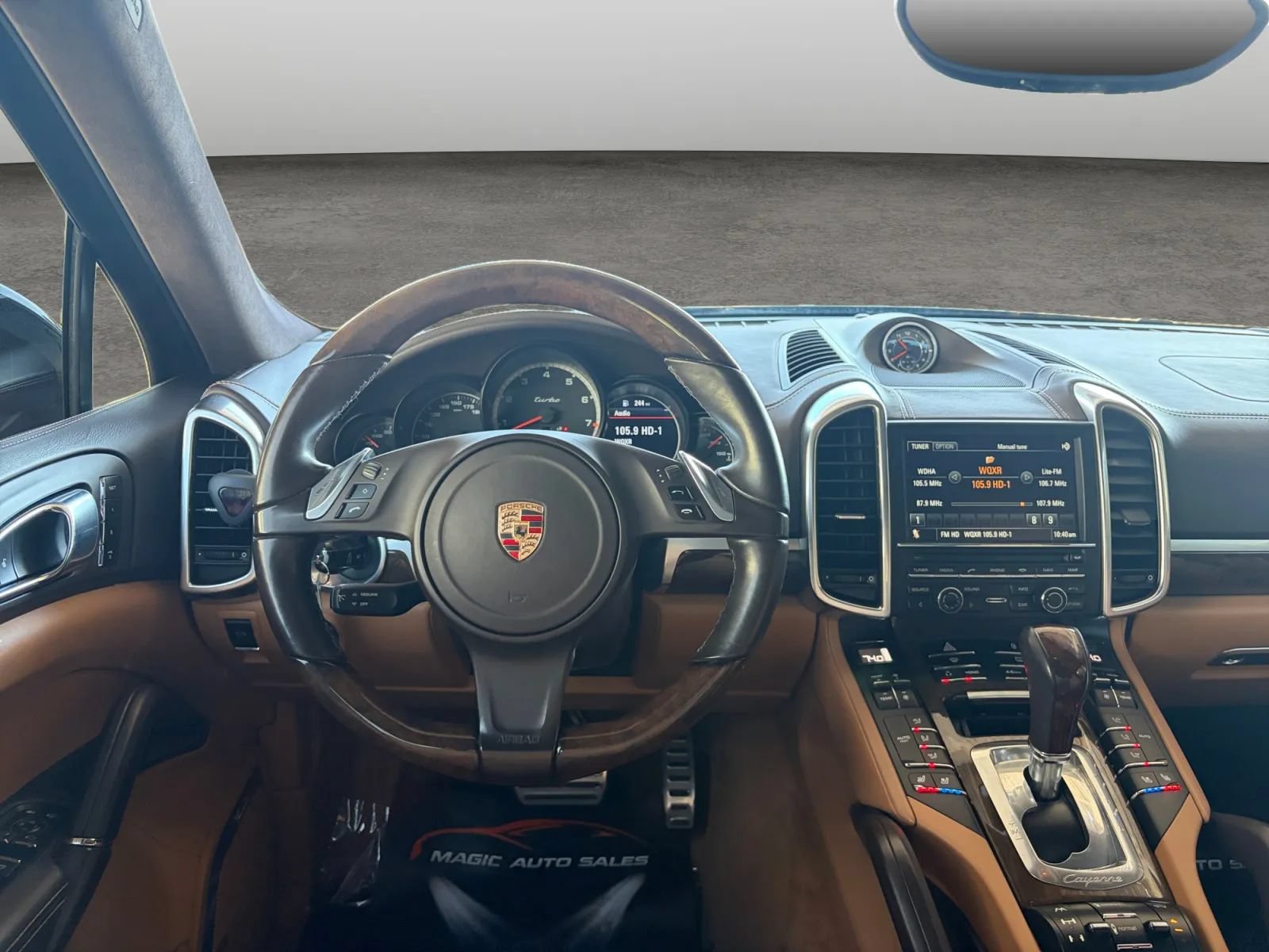 Used 2013 Porsche Cayenne Turbo AWD/4WD image 28