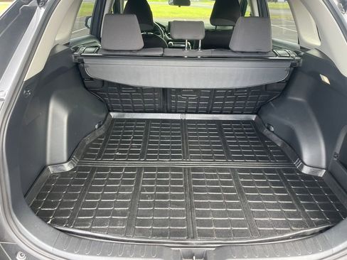 Used 2022 Toyota RAV4 XLE AWD/4WD image 12