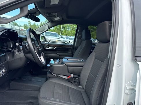 Used 2024 GMC Sierra 1500 Elevation w/ LPO, Elevation Black Package image 9