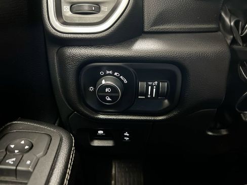 Used 2025 RAM 1500 Laramie AWD/4WD image 14