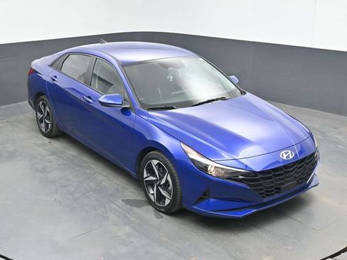 Used 2023 Hyundai Elantra SEL w/ Convenience Package FWD image 13