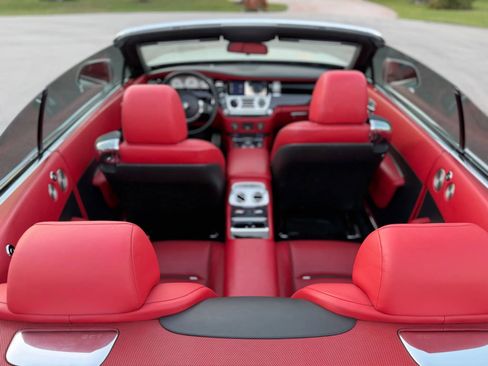 Used 2018 Rolls-Royce Dawn image 13