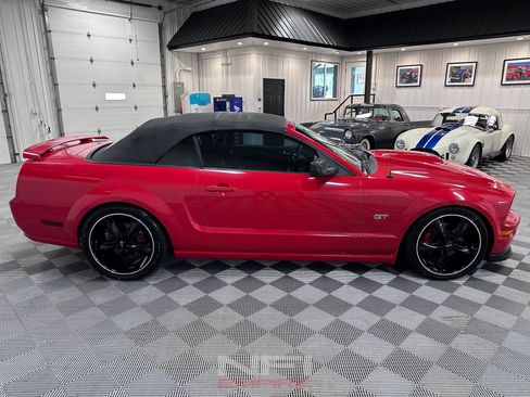Used 2006 Ford Mustang GT Premium RWD image 13