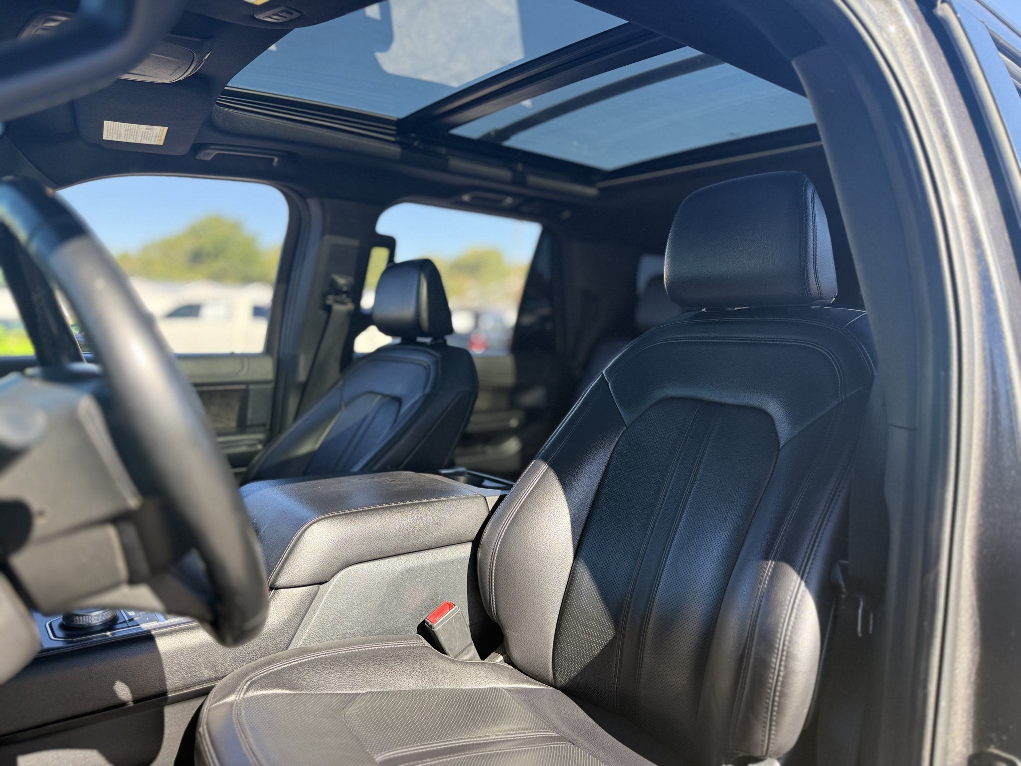 Used 2021 Ford Expedition Max Limited RWD image 23