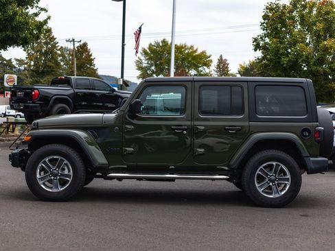 Used 2023 Jeep Wrangler Freedom Edition image 11