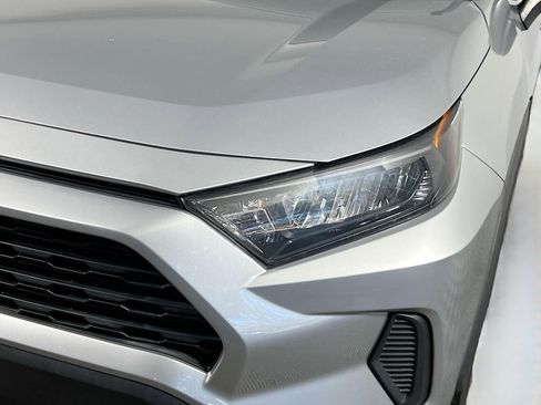 Used 2021 Toyota RAV4 LE image 12