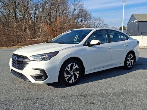 Used 2023 Subaru Legacy Premium image 3