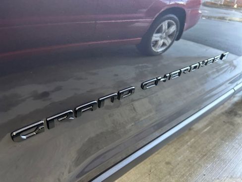 Used 2023 Jeep Grand Cherokee L Limited w/ Black Appearance Package image 31