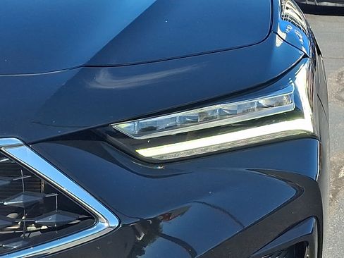 Used 2023 Acura TLX FWD image 9