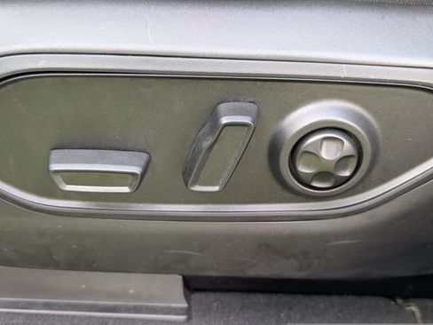 Used 2025 Jeep Grand Cherokee Altitude AWD/4WD image 20