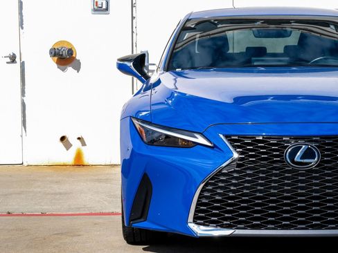 Used 2021 Lexus IS 300 w/ Accessory Package image 44