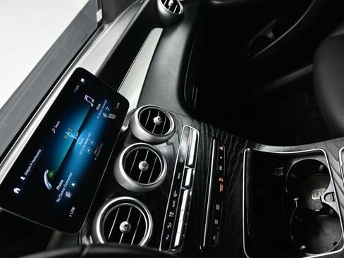 Used 2022 Mercedes-Benz GLC 300 image 16