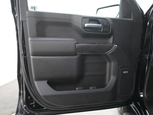 Used 2021 Chevrolet Silverado 1500 LTZ w/ LTZ Convenience Package II AWD/4WD image 19