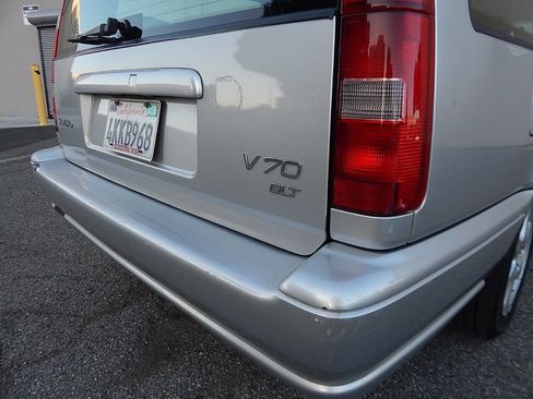 Used 2000 Volvo V70 GLT FWD image 9