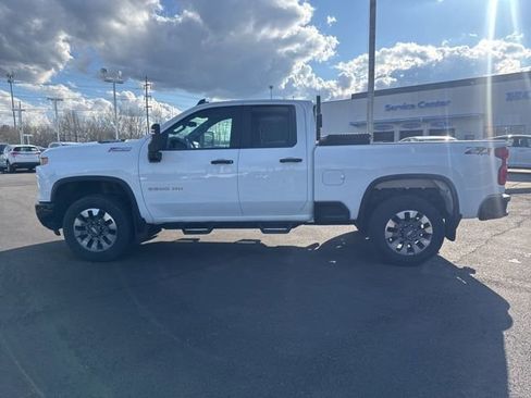 Used 2024 Chevrolet Silverado 2500 Custom w/ Custom Convenience Package image 17