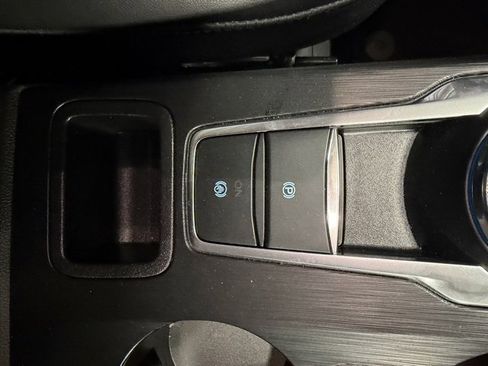 Used 2025 Ford Escape Platinum w/ Class II Trailer Tow Package image 20