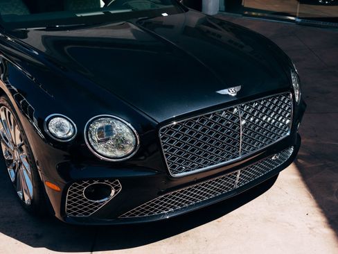 Used 2023 Bentley Continental GT Mulliner AWD/4WD image 13