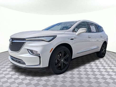 Used 2023 Buick Enclave Essence w/ Experience Buick Package FWD image 7