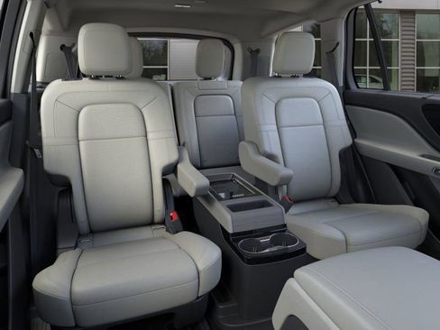 New 2026 Lincoln Aviator Reserve image 11