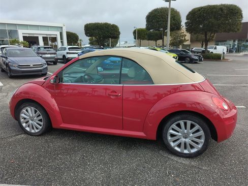 Used 2008 Volkswagen Beetle SE image 11
