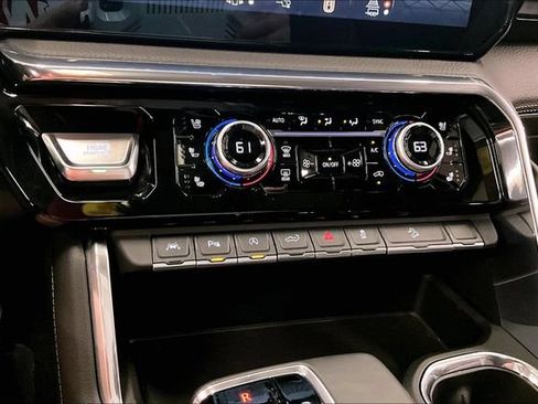 Used 2025 GMC Sierra 1500 Denali w/ Denali Reserve Package AWD/4WD image 32