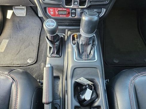 Used 2023 Jeep Gladiator Rubicon w/ Cold Weather Group AWD/4WD image 27