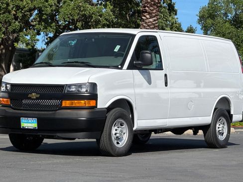 New 2026 Chevrolet Express 2500 w/ Driver Convenience Package RWD image 7
