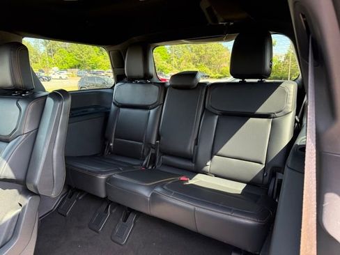 Used 2025 Ford Expedition Tremor image 28