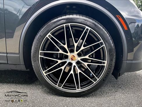 Used 2026 Porsche Macan Electric RWD image 29