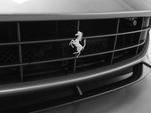 Used 2014 Ferrari F12 Berlinetta RWD image 7