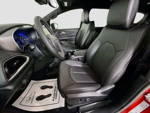New 2026 Chrysler Pacifica Select AWD/4WD image 20