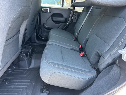 Used 2024 Jeep Wrangler Unlimited Sport AWD/4WD image 23