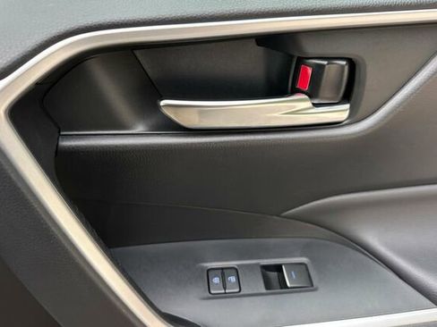 Used 2022 Toyota RAV4 XLE image 21