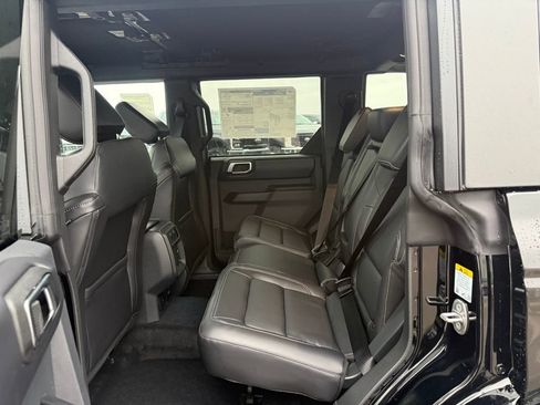 New 2025 Ford Bronco Outer Banks image 9