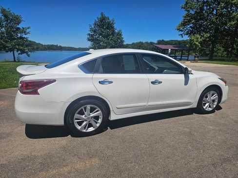 Used 2013 Nissan Altima 2.5 SL w/ Technology Pkg FWD image 5