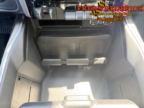 Used 2022 RAM 1500 Laramie AWD/4WD image 13