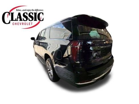 Used 2025 Chevrolet Suburban LS image 9