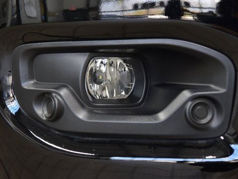 Used 2024 RAM 3500 Big Horn w/ Towing Technology Group image 12