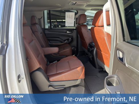 Used 2020 Chevrolet Suburban Premier w/ Premier Plus Edition image 18