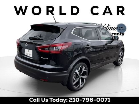 Used 2021 Nissan Rogue Sport SL w/ Premium Package image 8
