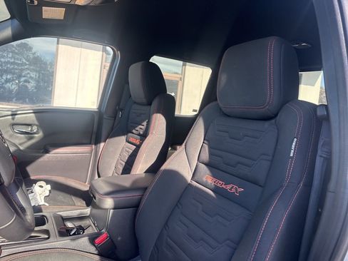 Used 2023 Nissan Frontier PRO-4X w/ Technology Package image 3